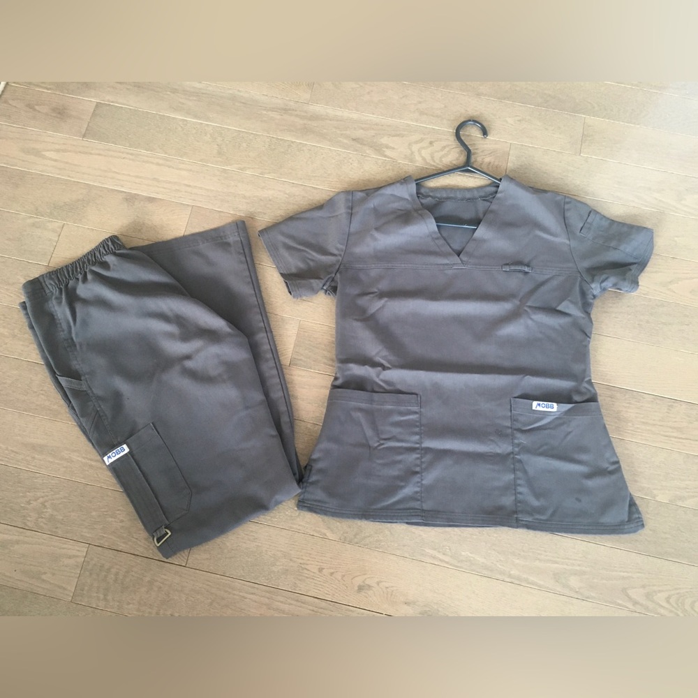 MOBB Scrubs top & bottom